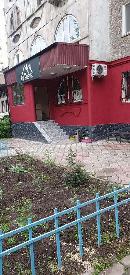 Koktobe Fm Hostel Almaty מראה חיצוני תמונה