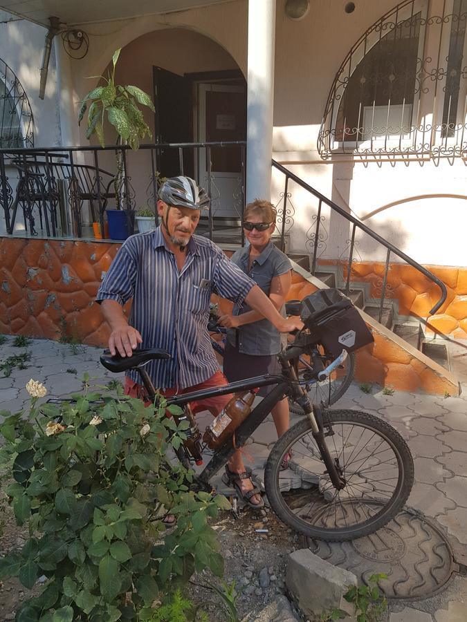 Koktobe Fm Hostel Almaty מראה חיצוני תמונה